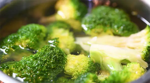 how to prepare broccoli for cherry shrimp